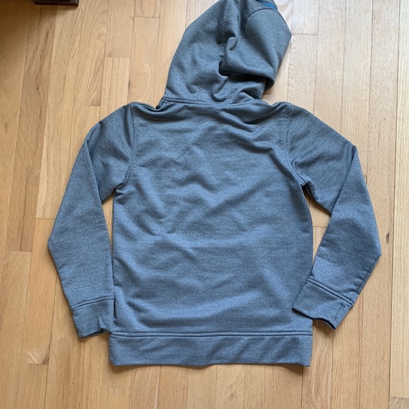 Boys’ gray size M Puma hoodie - Picture 3 of 5